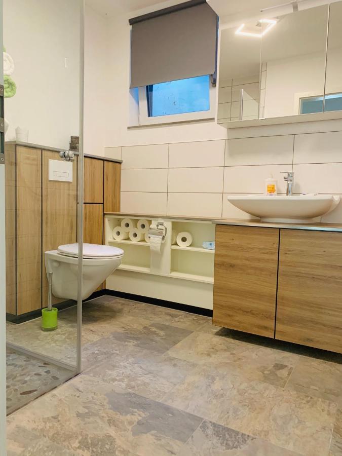 Firmen & Ferienwohnung Brecht 1 Waibstadt Экстерьер фото